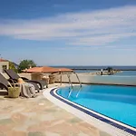 Hotel Griffon Previously Known As Valledi Village Kymi