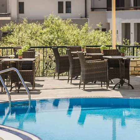 Ξενοδοχείο Griffon Previously Known As Valledi Village 2*