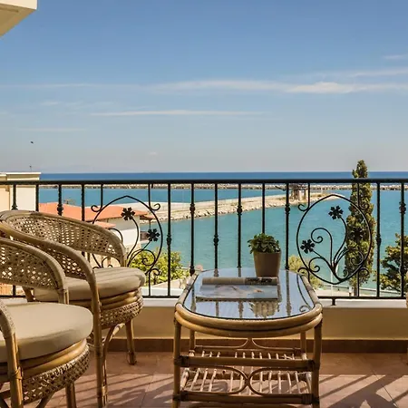 Ξενοδοχείο Griffon Previously Known As Valledi Village 2*